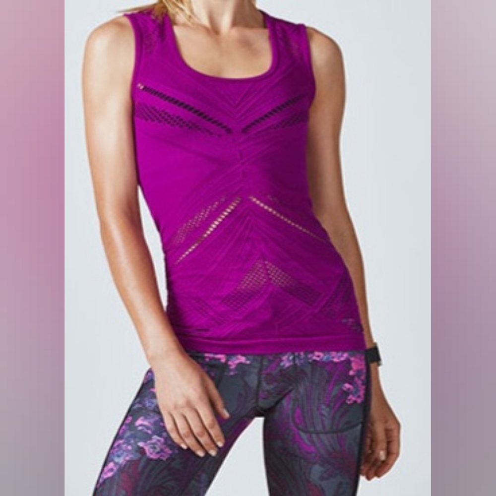 NWT Fabletics Size Large 10/12 Seamless Cut Out Tank